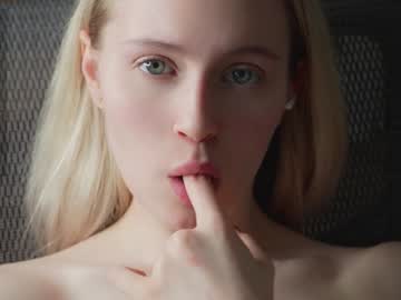 girl
        sonyaericsson cam image #4097532