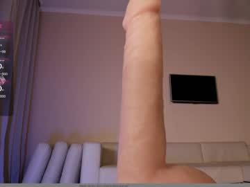 girl
        hollyextra cam image #4858621