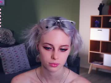 girl
        audreycarvin cam image #4847844