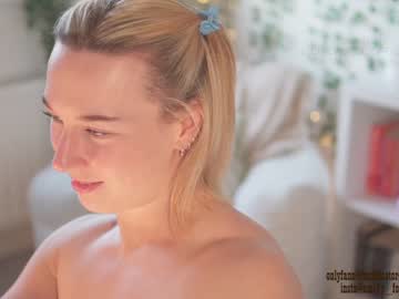 girl
        emily_fox_official cam image #4175723