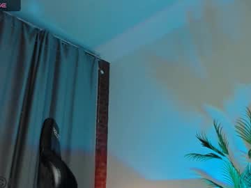 couple
        alice_leey cam image #4662272