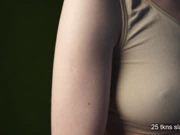 girl
        tinabredley cam image #3321077