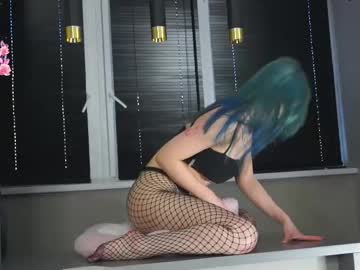 girl
        merciabawden cam image #6185636