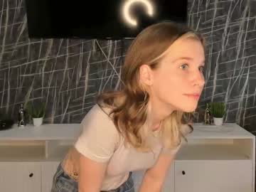 girl
        lynnatlee cam image #3872851