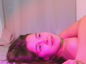 girl
        eli_sun cam image #827962