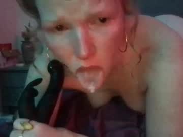 girl
        spiiicyginger cam image #2177630