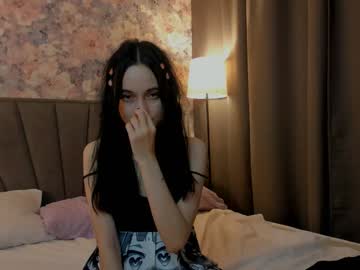 girl
        irisbroyn cam image #2337425