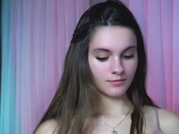 girl
        lorettadunnell cam image #5469367