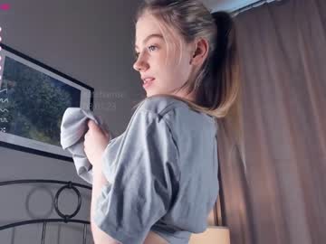 girl
        kateharrise cam image #1919870