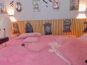girl
        little_effy18 cam image #2623919