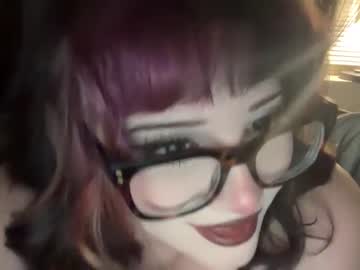 girl
        lottiepoppie cam image #4201531