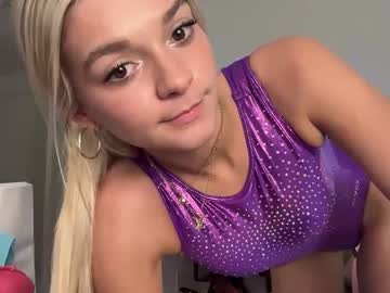 girl
        thelexirose cam image #6656855