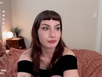 girl
        lazylittlething cam image #4233601