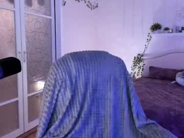 girl
        shesnotuwu cam image #4695259