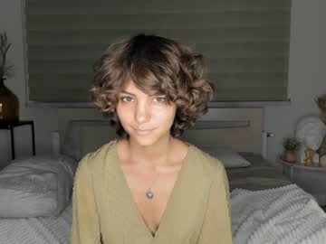 girl
        lenaelisabeth cam image #2691156