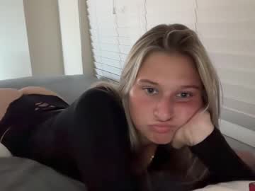 girl
        lucydepp cam image #3855358