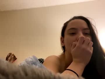 girl
        star2023765430 cam image #975705