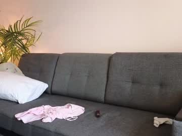 couple
        maybe_threesome_ cam image #1873652