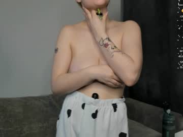 girl
        berrymademoiselle cam image #3811834