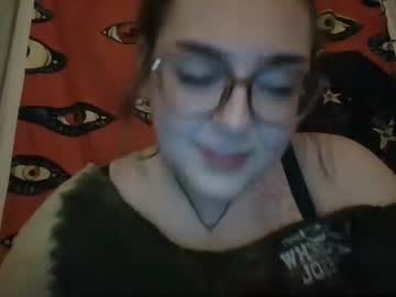 girl
        queensquirtfreak cam image #2793079