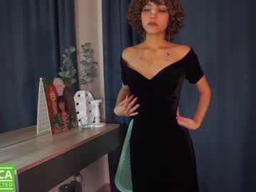 girl
        lenaelisabeth cam image #3365087