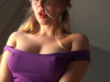 girl
        nirvanaa__ cam image #6881422