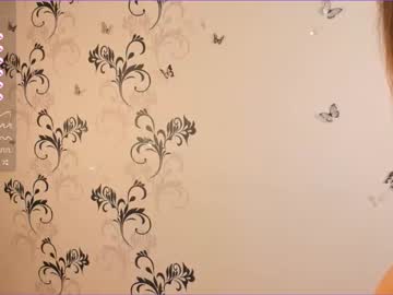 girl
        mila_milka_ cam image #2410367