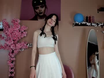 girl
        emmi_sunshine cam image #2126794