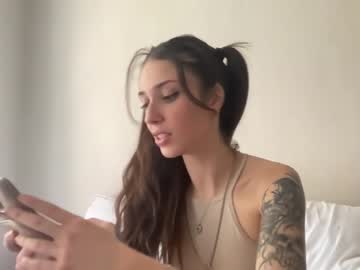 girl
        ariacutiee cam image #1513762