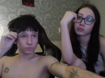 couple
        alyx1 cam image #3883357