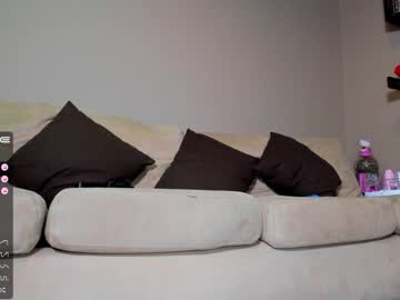 girl
        maryberrygh_ cam image #692407