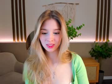girl
        milablush cam image #3606497