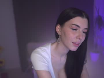 girl
        sophia_lean cam image #1592687