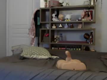 girl
        southerbunny cam image #1741608