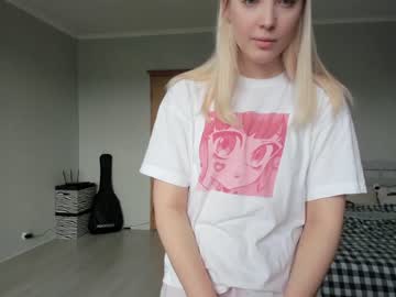 girl
        belle_ellie cam image #1911518