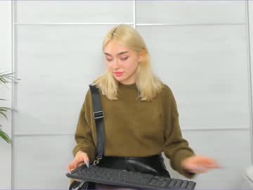 girl
        elizabeth__gray cam image #252718