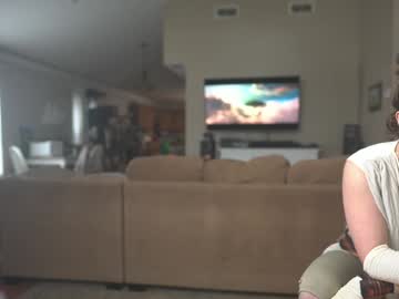 girl
        chroniclove cam image #6705516