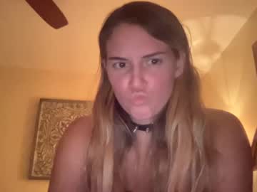 couple
        snowbunnyass cam image #638667
