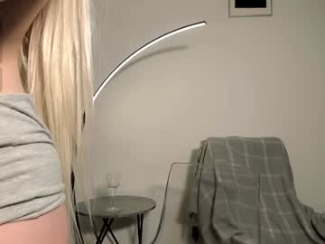 girl
        kaya_davis cam image #6046203