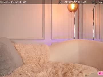 girl
        mariannacruzz cam image #2906572