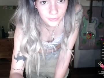 girl
        pixelatedprincess cam image #2182313