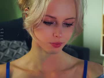 girl
        audreycarvin cam image #5088367