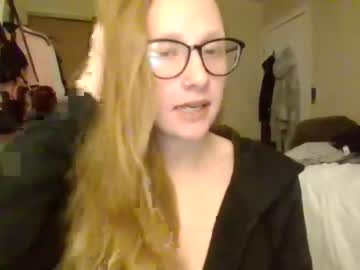 girl
        cherricarmen cam image #3172609