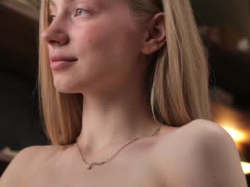 girl
        kateharrise cam image #5027840