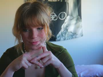 girl
        sisypheanlove cam image #2890384