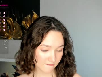 girl
        leilagossage cam image #4693570