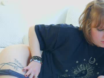 girl
        sisypheanlove cam image #1231851