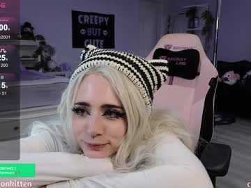 girl
        crimsonkitten cam image #5121195