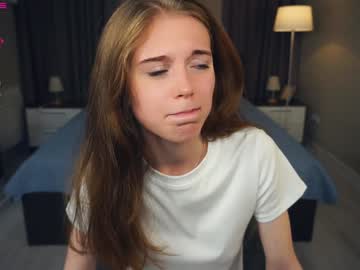 girl
        cathrynchapel cam image #4856373