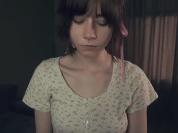 girl
        meghanash cam image #4022550